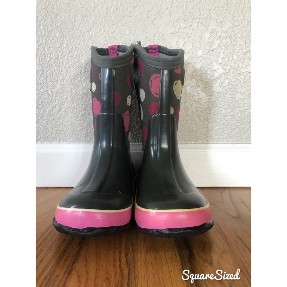 Girls size 13 Bogs